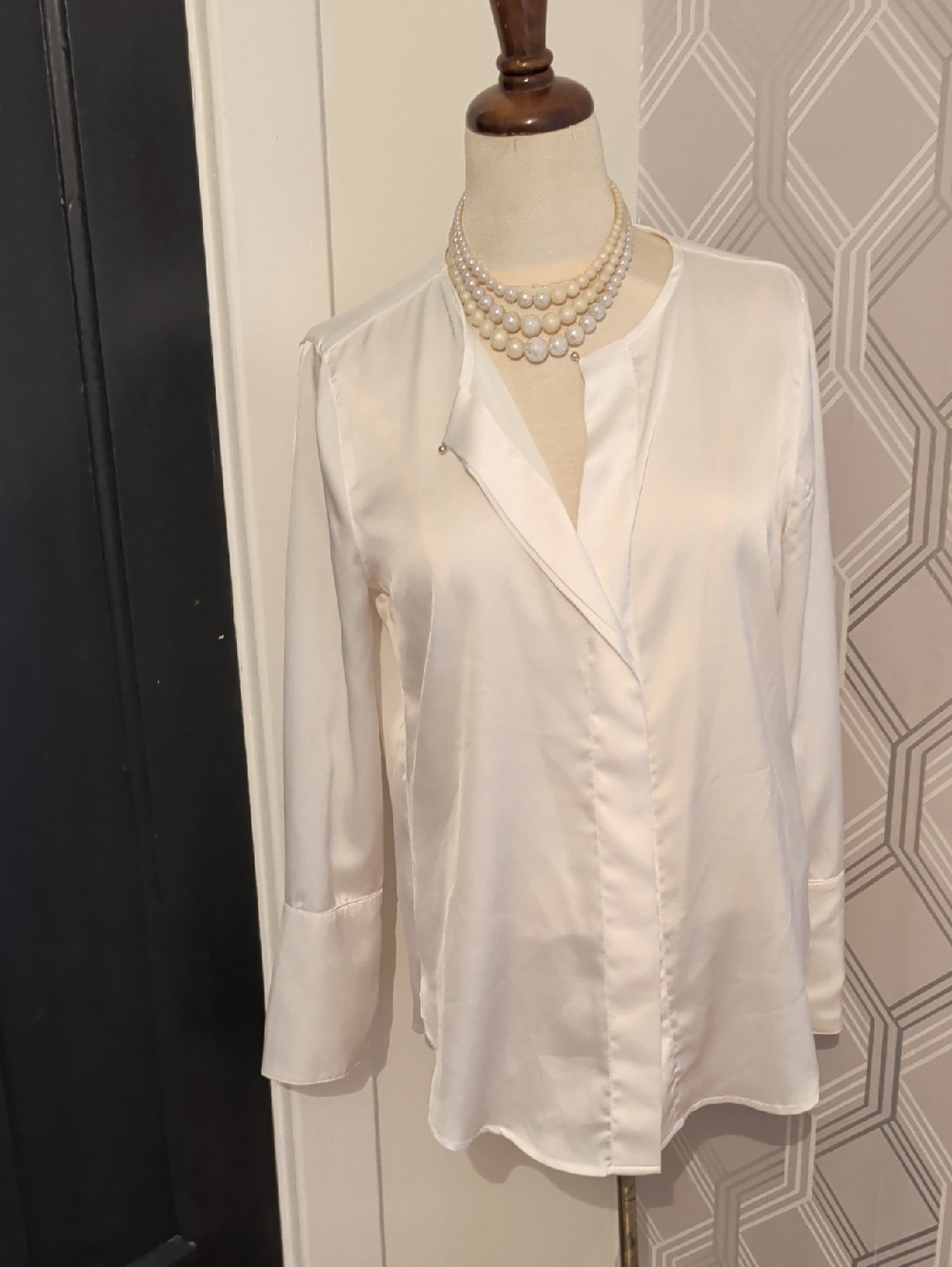 Dynamite Satin White Long Sleeve Blouse